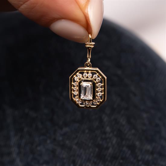 Beyaz Baget Taşlı 14 Ayar Altın Kolye Ucu