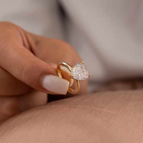 Beyaz Kalpli Taşlı 14 Ayar Altın Yüzük