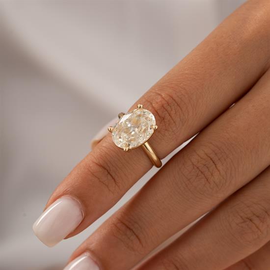 Beyaz Oval Taşlı 14 Ayar Altın Yüzük 