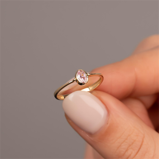 Oval Pembe Taşlı 14 Ayar Altın Yüzük