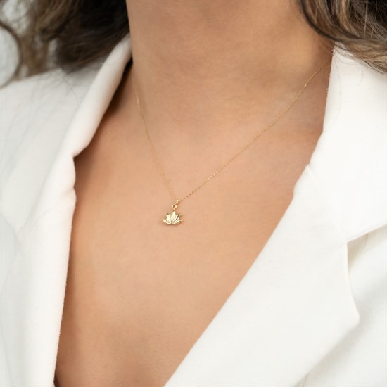 Minimal Lotus Figürlü 14 Ayar Altın Kolye