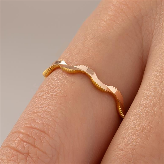 Dalgalı Ajda 14 Ayar Altın Yüzük