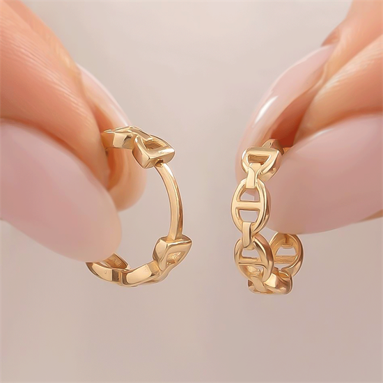 Desenli Halka Küpe 14 Ayar Altın