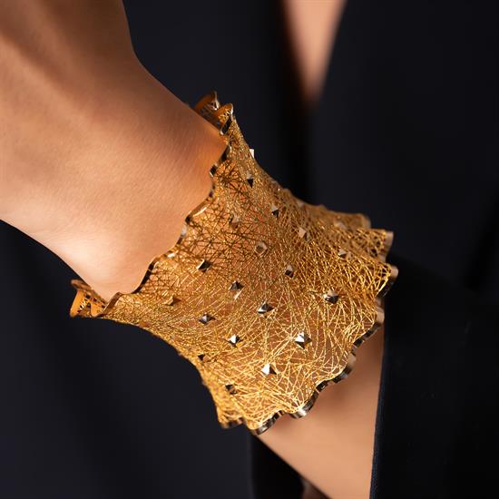 Desenli Tül Model 14 Ayar Altın Kelepçe