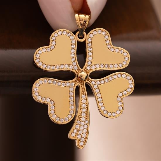 Kalp Detaylı Yonca 14 Ayar Kolye Ucu