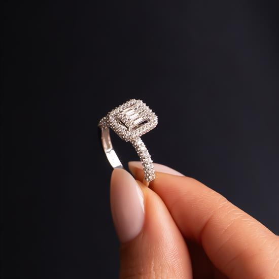 Kenarı Taşlı Baget 14 Ayar Altın Yüzük