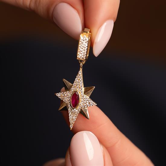 Kırmızı Taşlı Kuzey Yıldızı 14 Ayar Kolye Ucu