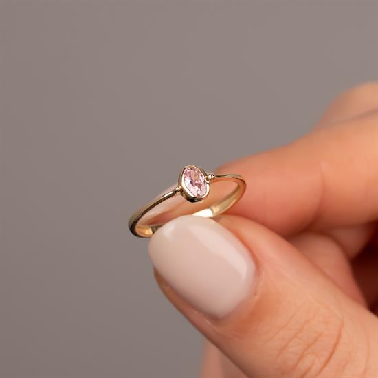 Oval Pembe Taşlı 14 Ayar Altın Yüzük