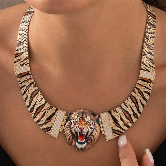 Özel Tasarım Aslan Figürlü Altın Kolye