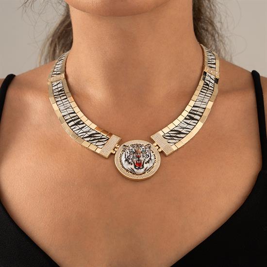Özel Tasarım Beyaz Kaplan Altın Kolye