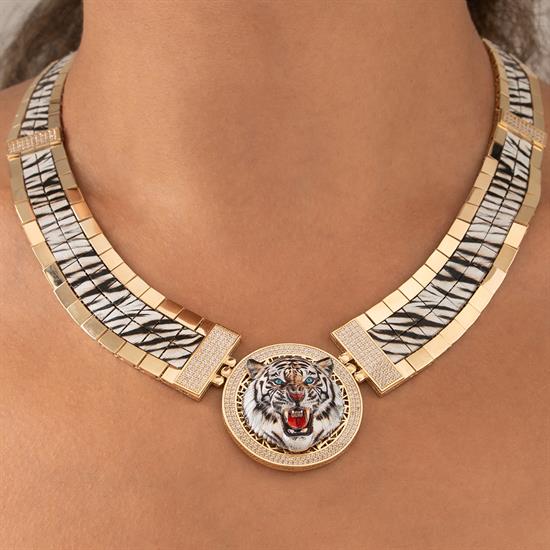 Özel Tasarım Beyaz Kaplan Altın Kolye