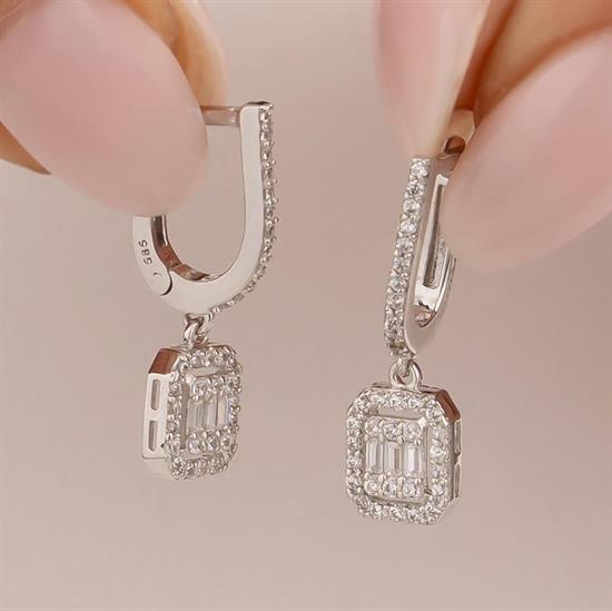 Sallantılı Baget Küpe Altın 14 Ayar Beyaz