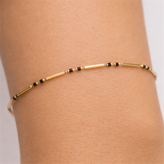 Siyah Mineli 14 Ayar Altın Bileklik