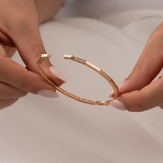 Taş Detaylı 14 Ayar Altın Kelepçe