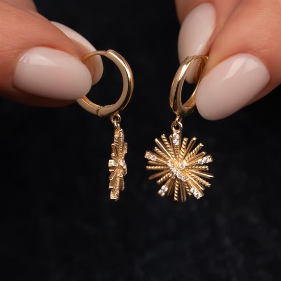 Taş Detaylı Tasarım 14 Ayar Sallantılı Küpe 3 cm