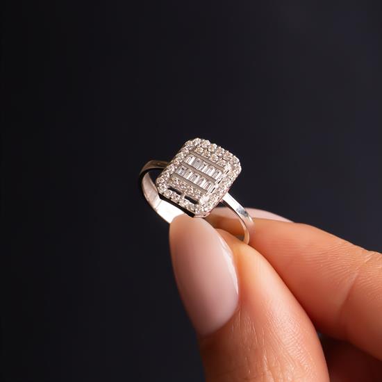 Taşlı Baget 14 Ayar Altın Yüzük