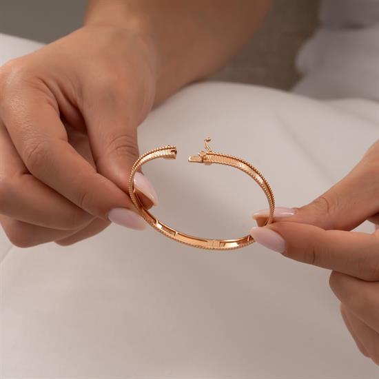 Dorika Toplu Detaylı 14 Ayar Altın Kelepçe