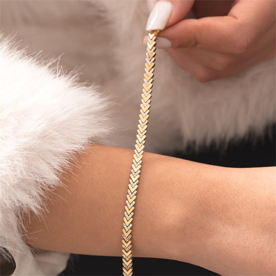 V Model Taşlı 14 Ayar Altın Bileklik