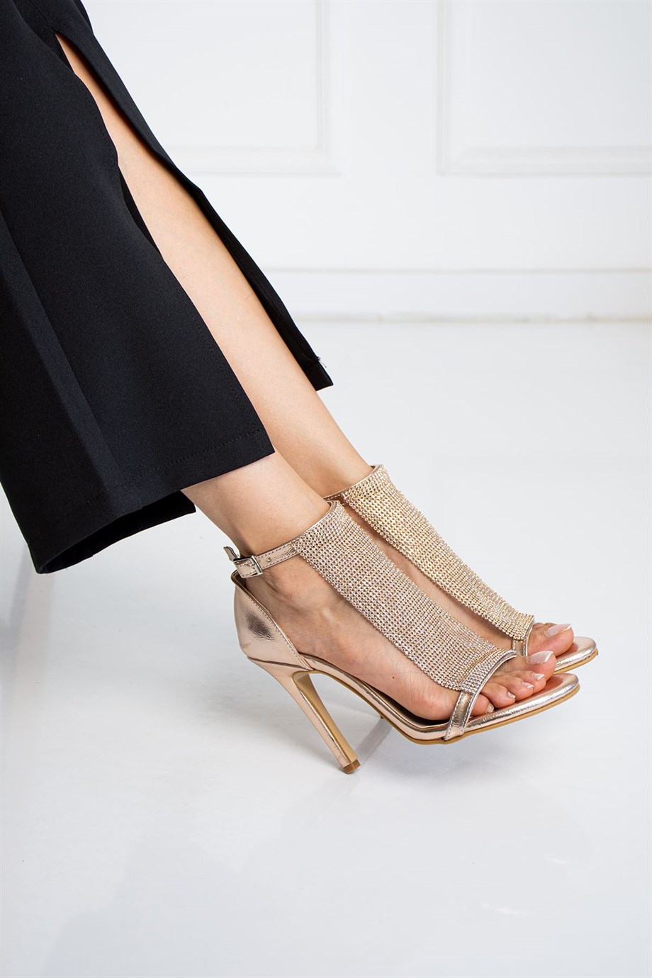 Kadın Bronze Kristal Taşlı Topuklu Ayakkabı