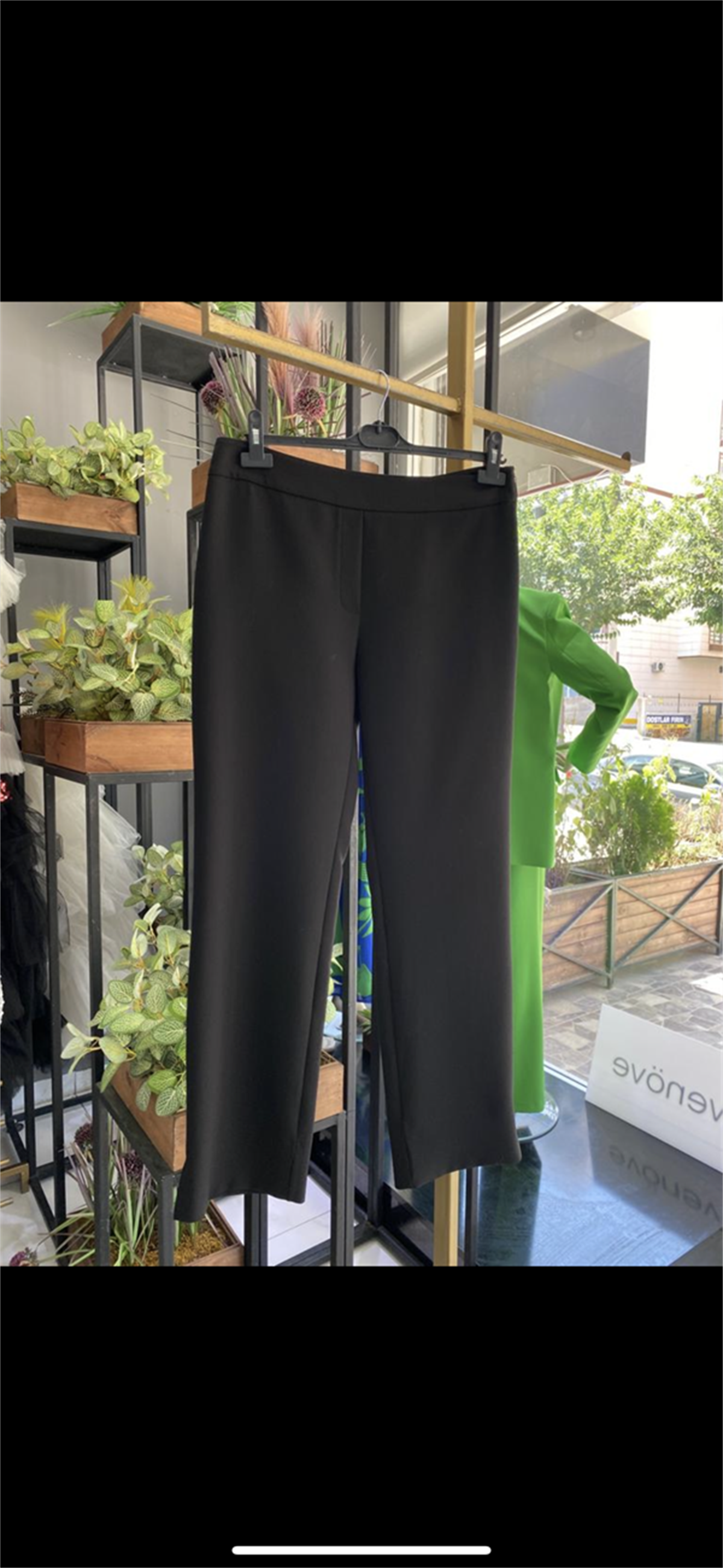 HUKKA YANI YIRTMAÇ PANTOLON