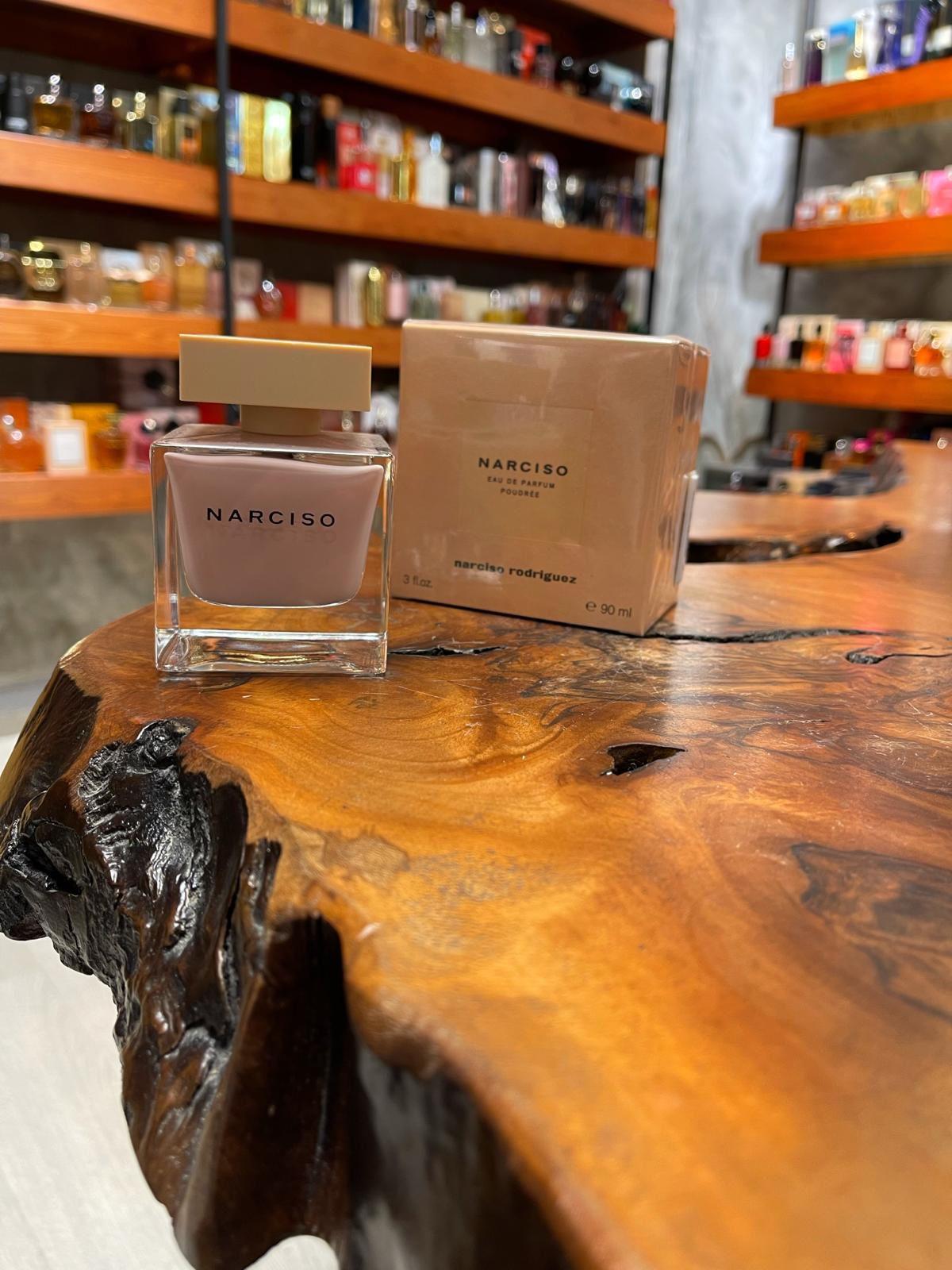 NARCISO RODRIGUEZ Narciso Poudrée-Kadın Parfüm 90ml