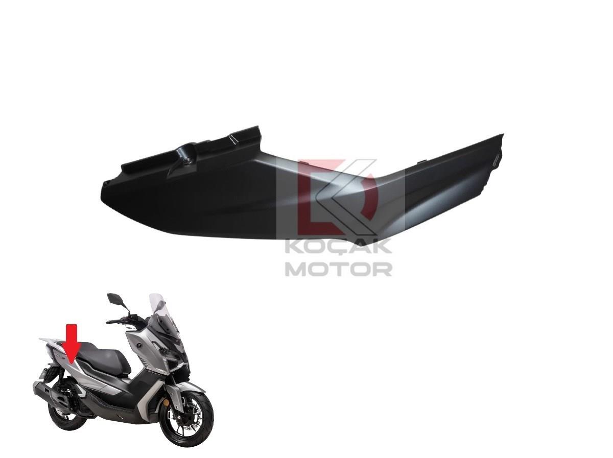 Voge SR1 125 - Arka Yan Panel Sağ Siyah ( Sele Altı )