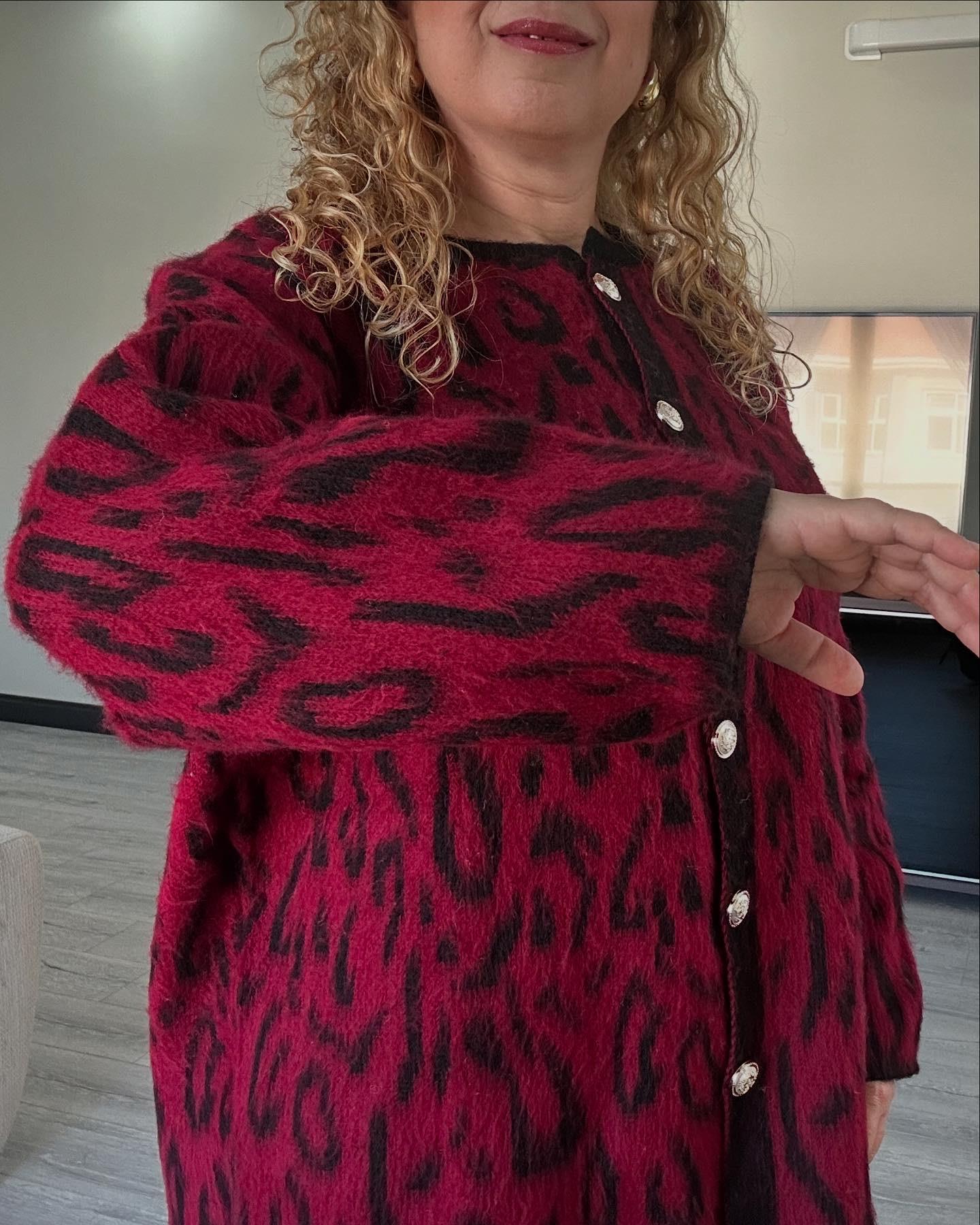 Siyah Borda Leopar Sakallı Hırka