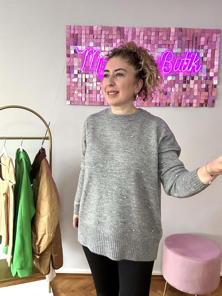 TAŞLI OVERSİZE GRİ KAZAK
