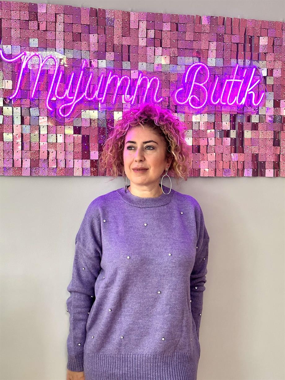 TAŞLI OVERSİZE LİLA KAZAK
