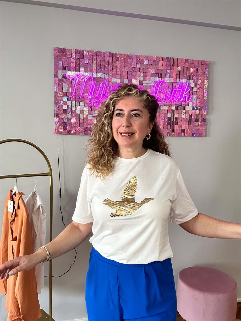 BEYAZ-GOLD BASKILI TSHIRT