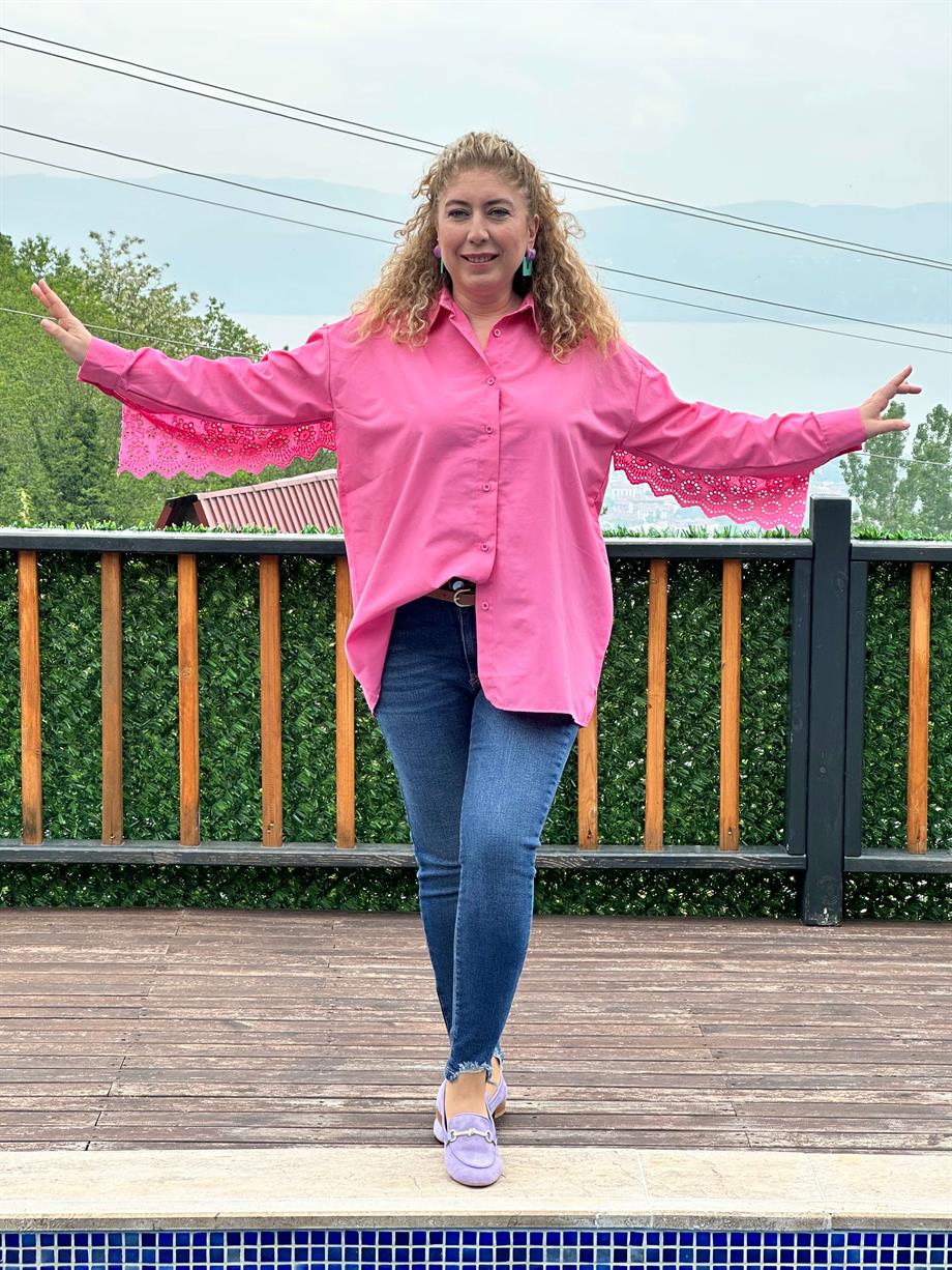 PEMBE DANTEL DATAYLI OVERSİZE GÖMLEK