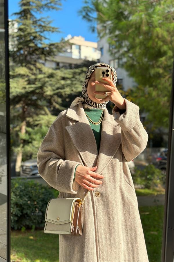 Hanım Hatun Oversize Kaşe Balıksırtı Desen Bej