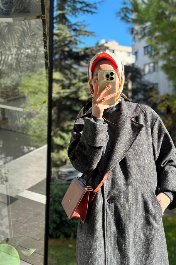 Hanım Hatun Oversize Kaşe Balıksırtı Desen Siyah