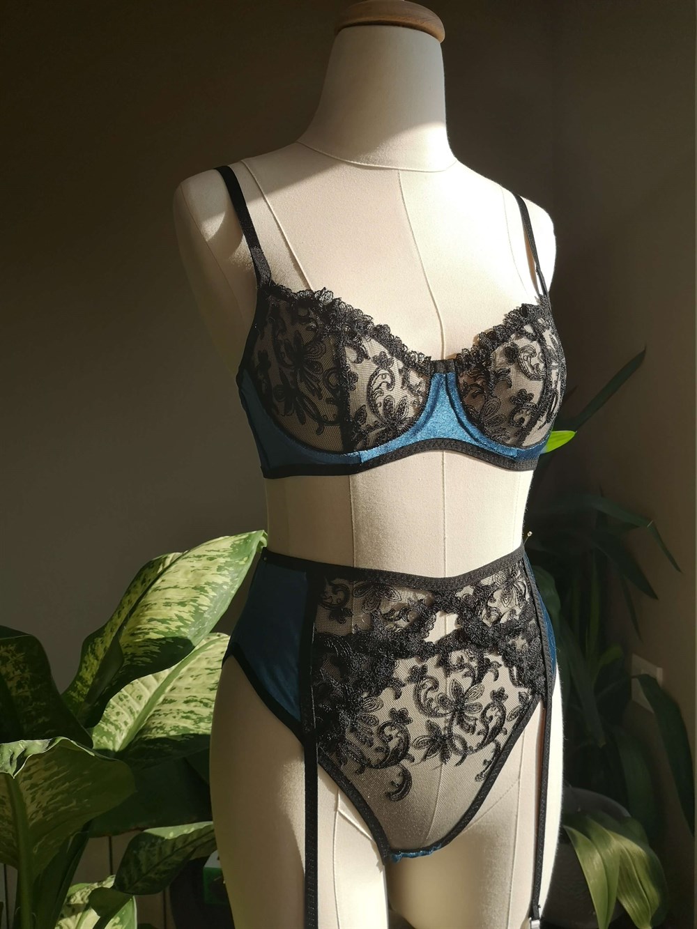 Black Ava Balenli Bra Tanga Takım