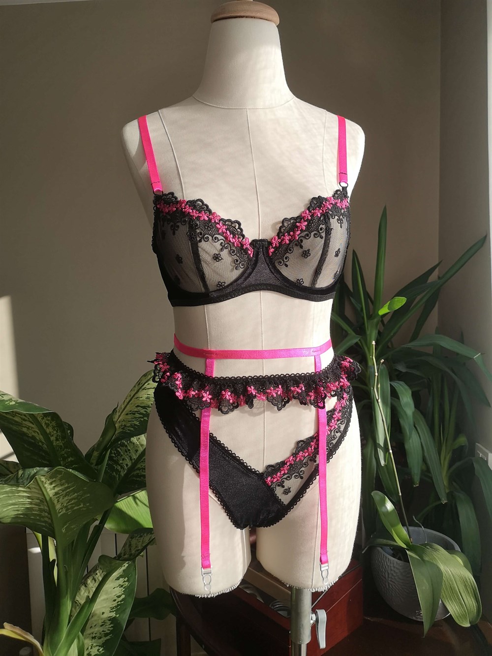 Bloom Balenli Bra Tanga Takım