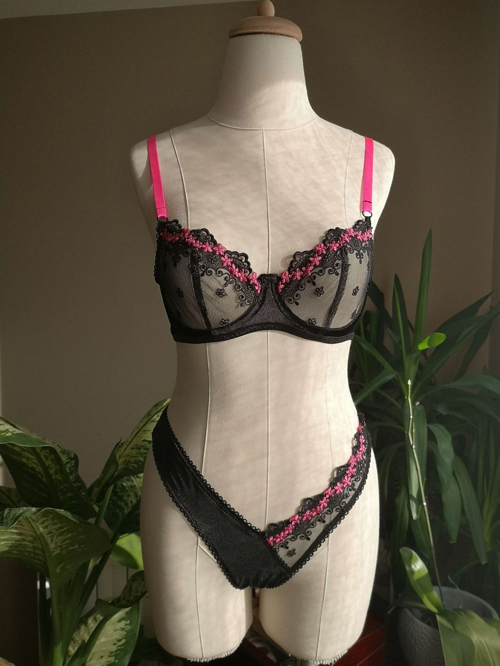 Bloom Balenli Bra Tanga Takım