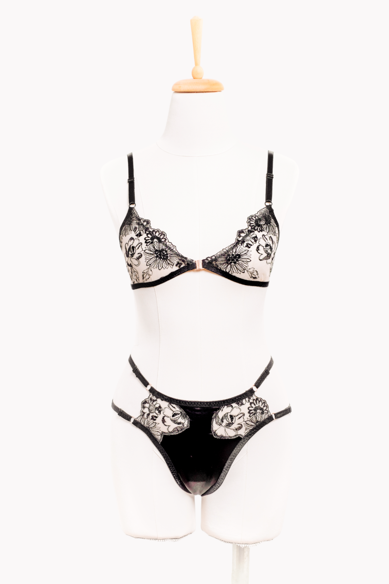Ivy Bralet Tanga Takım