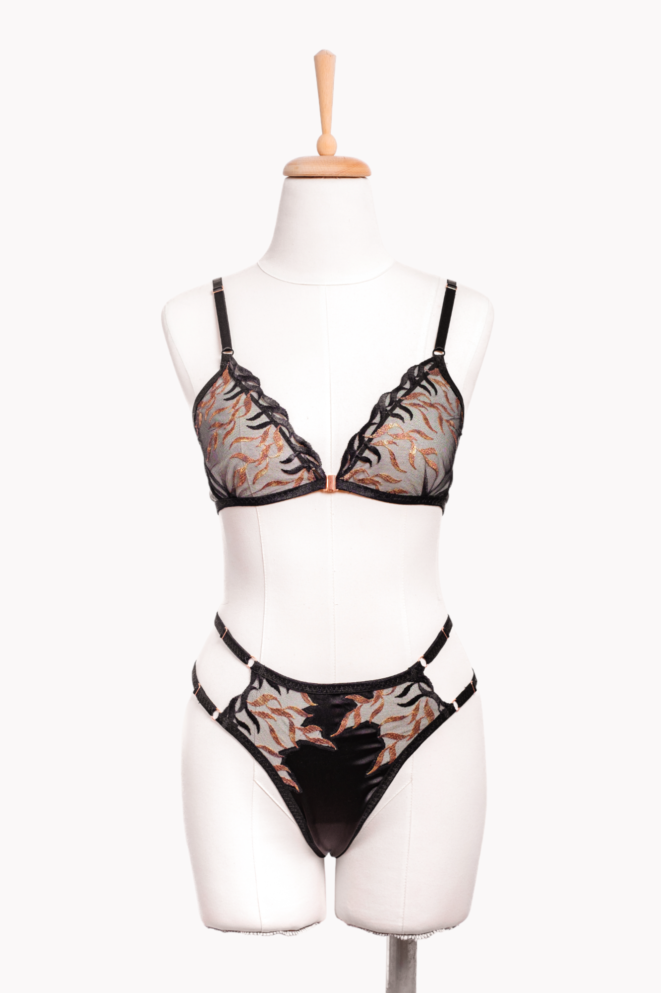 Lilith Bralet Tanga Takım