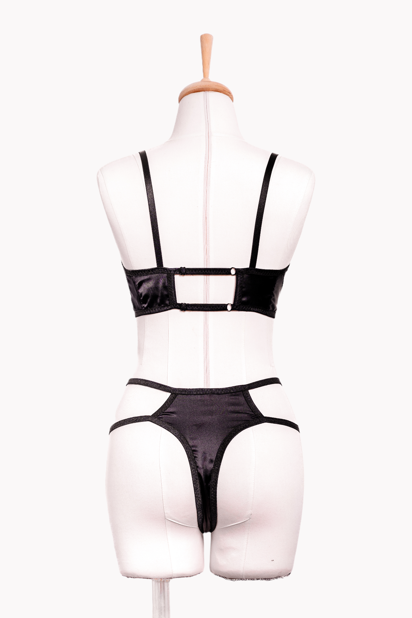 Lilith Bralet Tanga Takım