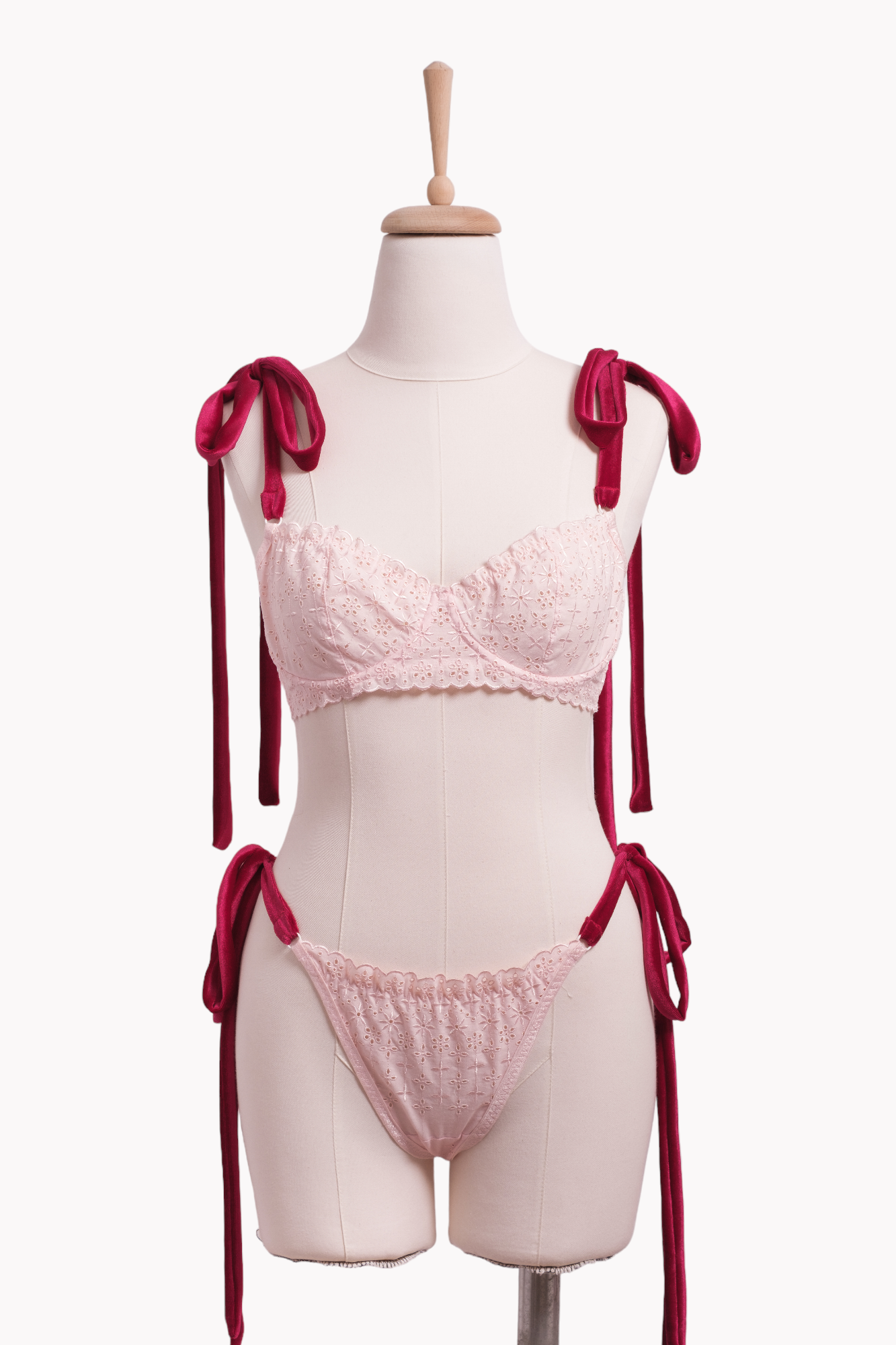 Lydia Pink Bra Tanga Takım