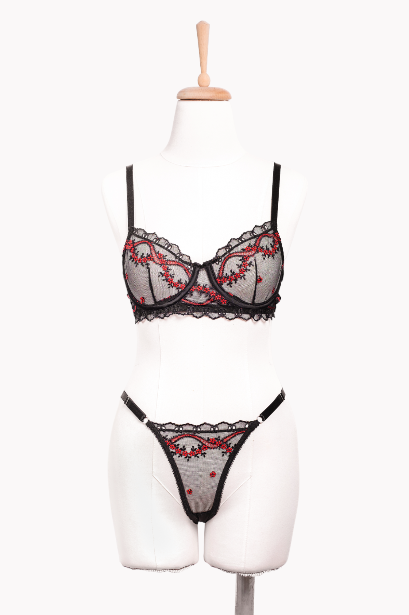 Red Bloom Balenli Bra Tanga Takım