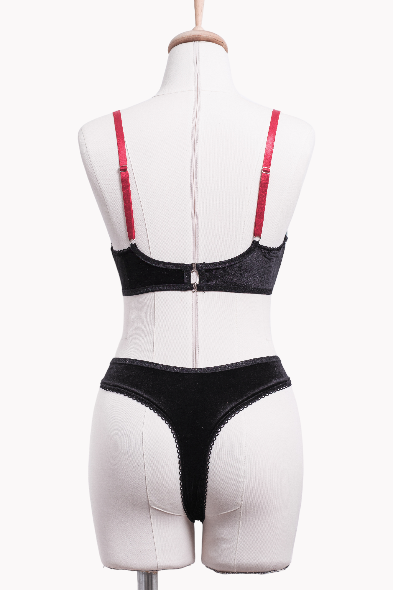Red Blooms Balenli Bra Tanga Takım