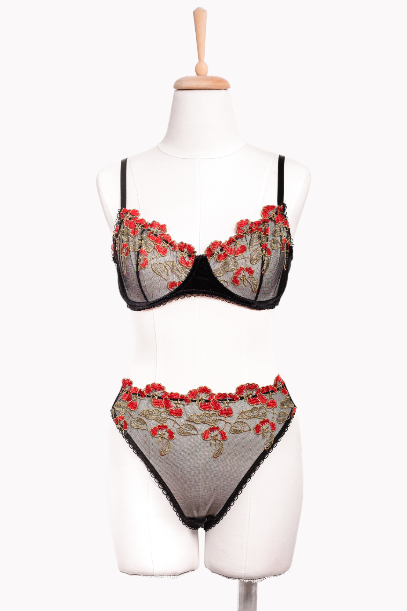 Superbum Balenli Bra Tanga Takım