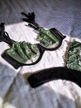 Fiona Balenli Bra Tanga Takım