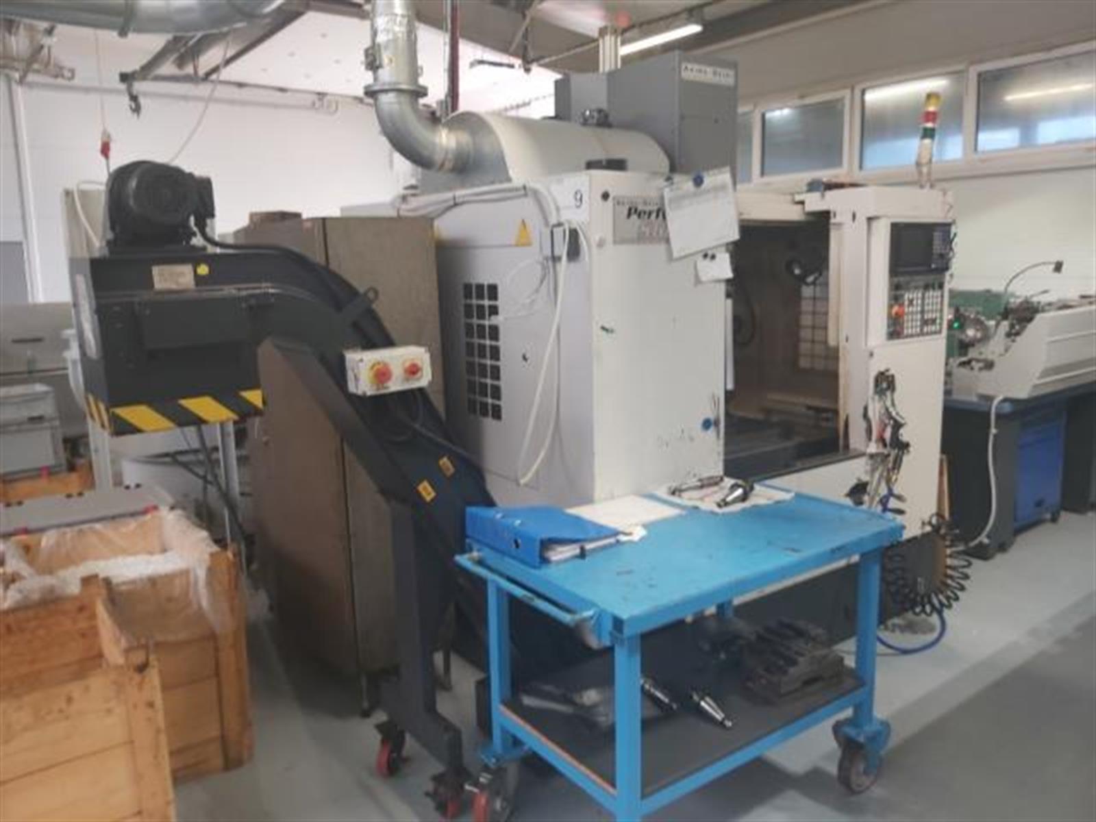 Akira Seiki SR 2 XP Machining center - vertical