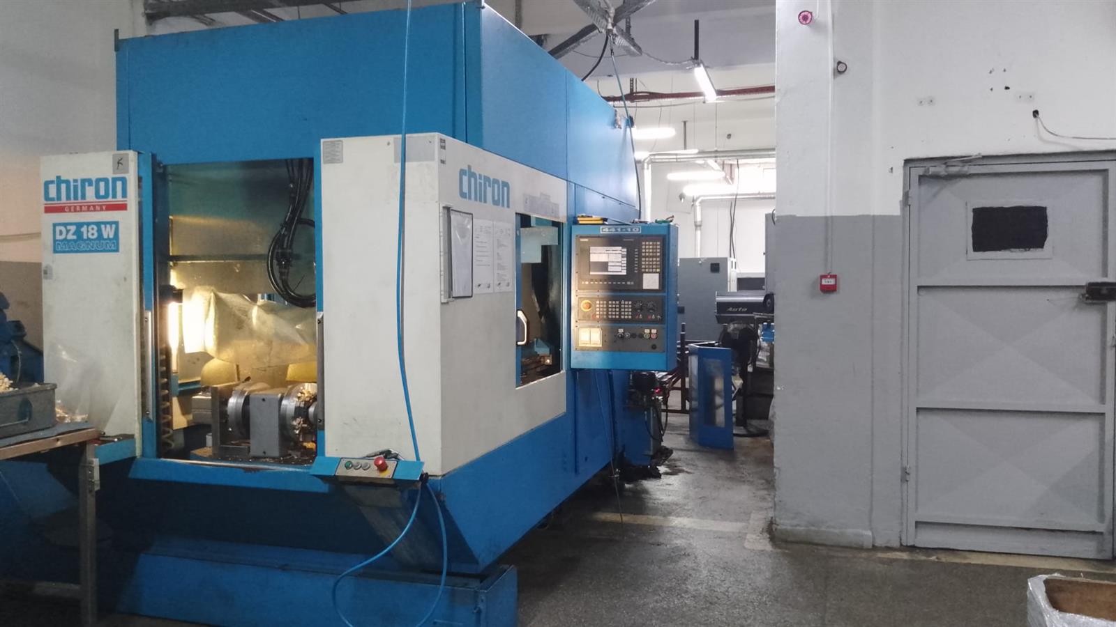 Chiron DZ 18 W Magnum Vertical Machining Center