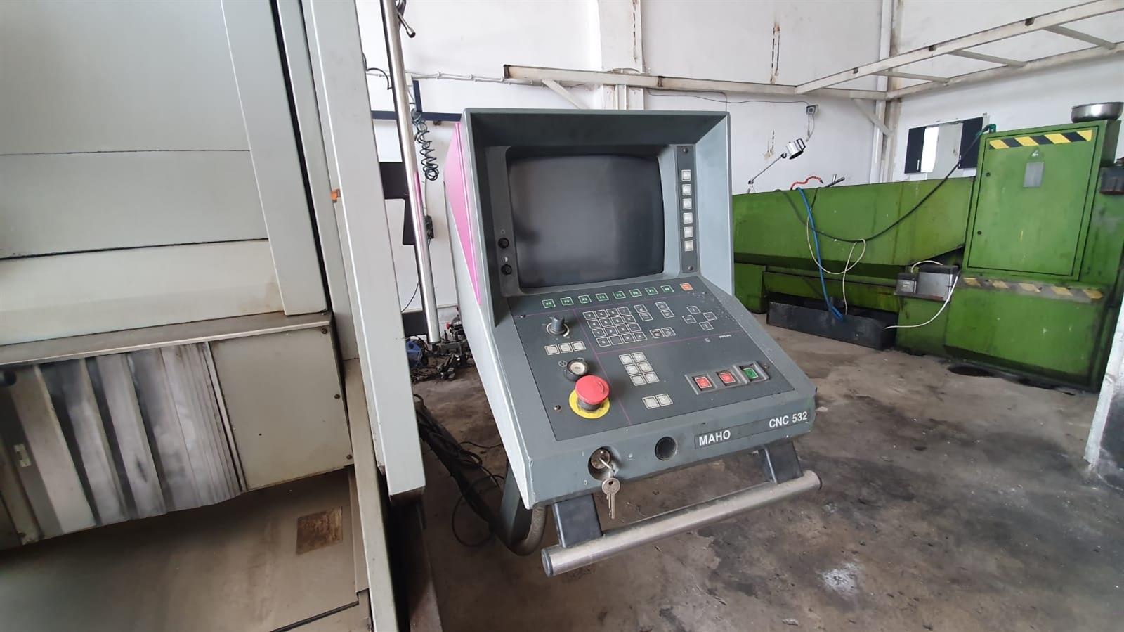 Deckel Maho 600E Machining center - vertical