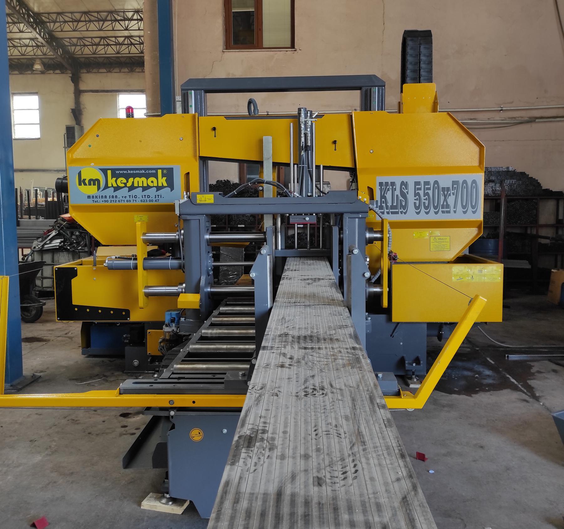 Kesmak KLS550X700 Servo Sürücülü Düz Kesim Makine