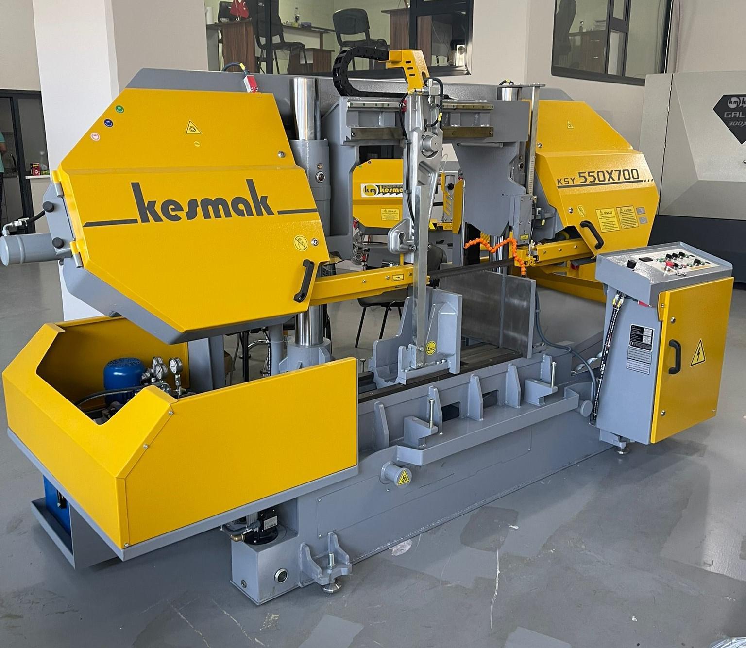 Kesmak KSY550x700 Yarı Otomatik Sütunlu - Lineer Kızaklı Tezgah
