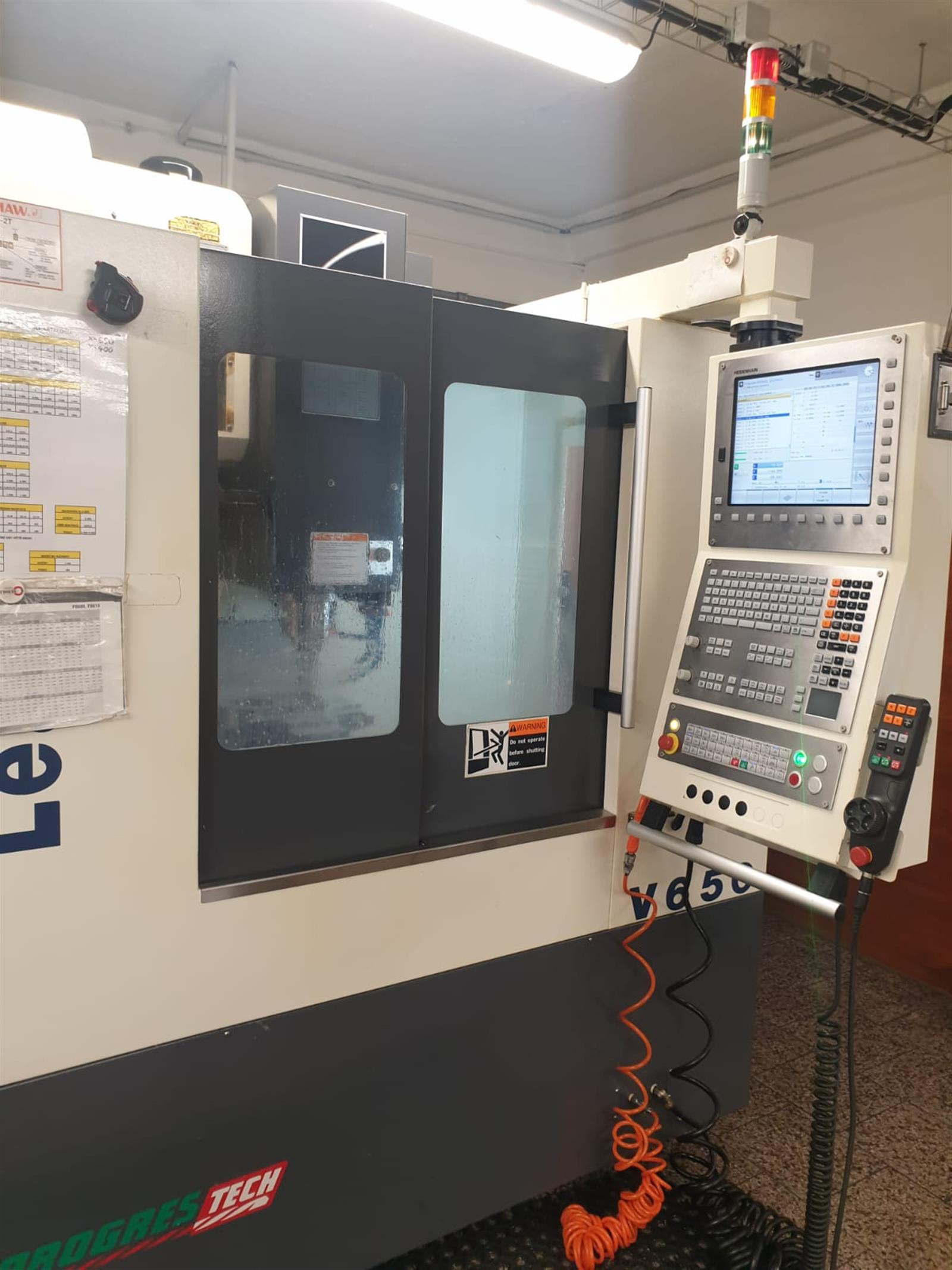 Leaderway V 650 Machining center - vertical